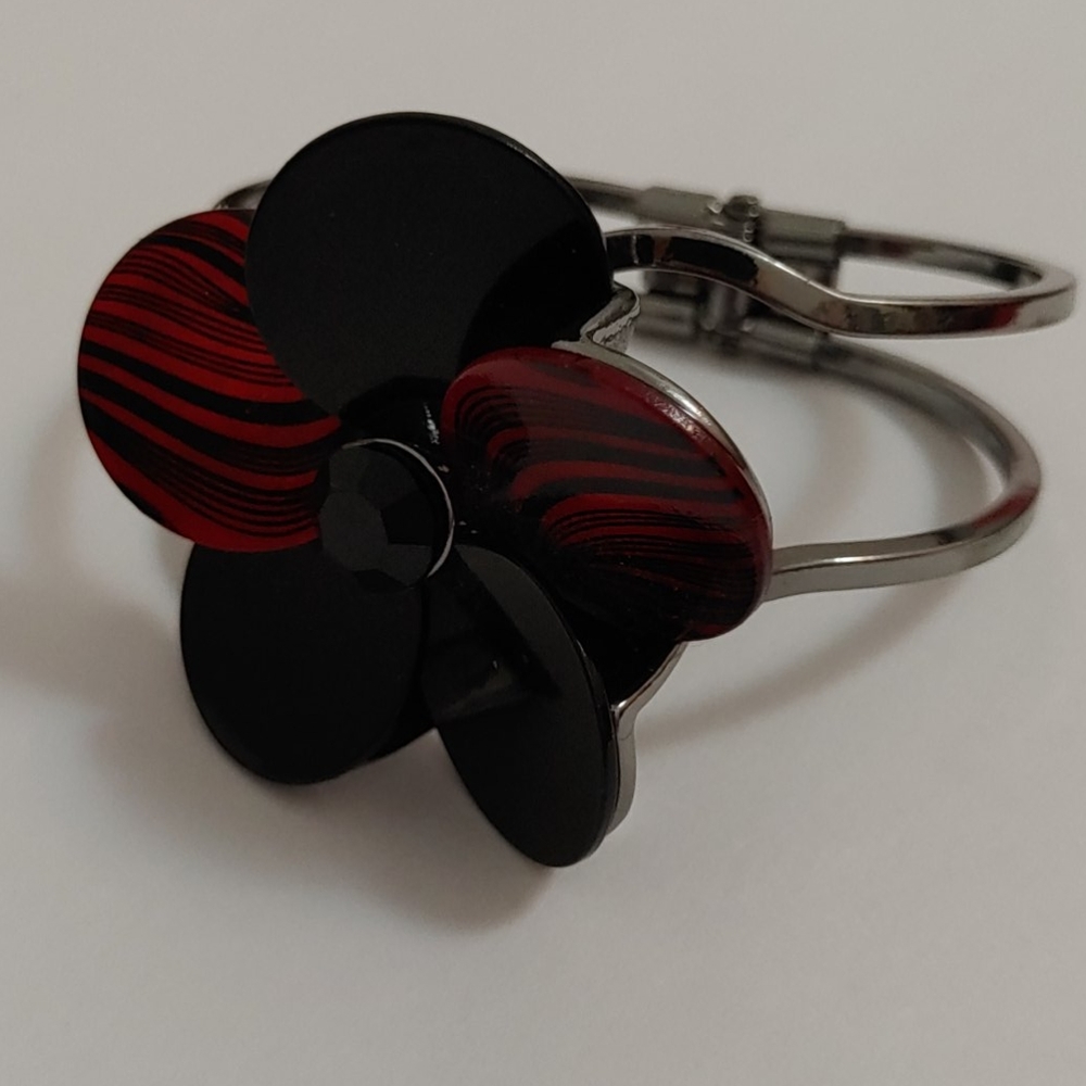 Flower bracelet